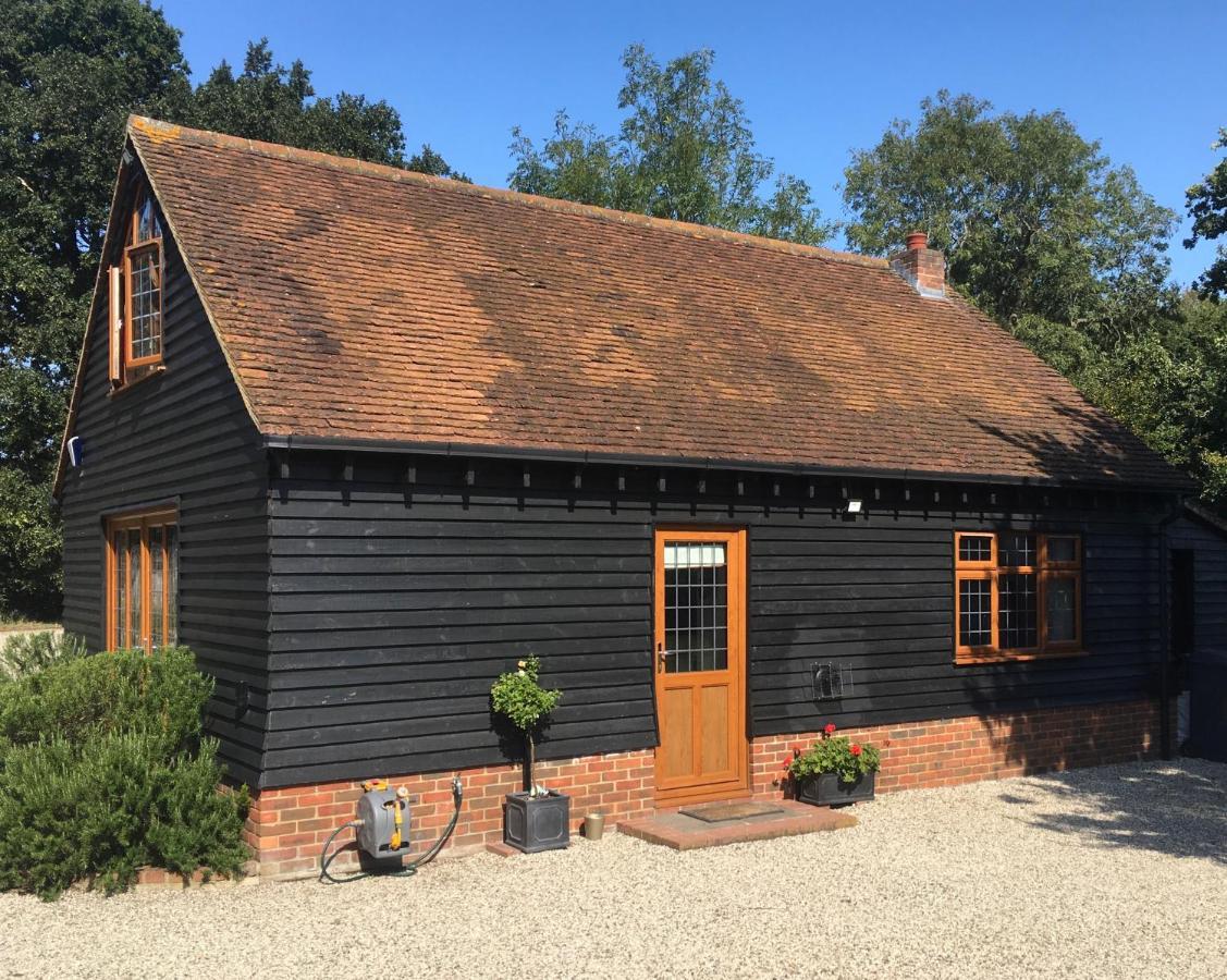 Отель The Little House West Hanningfield Экстерьер фото